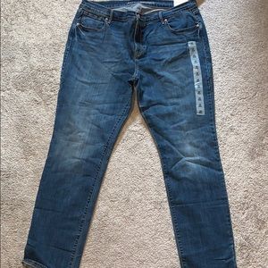 Brand new curvy straight legged blue jeans